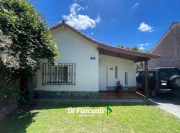 Casa · 85m² · 3 Ambientes · 4 Cocheras · Venta Apto Crédito Hipotecario Casa con Patio y Dependencia - Paso del Rey