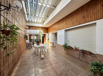 Patio interno · Casa de 4 Dorm. con Cochera, Patio y Terraza en Venta en Luis Agote