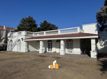 Casa · 358m² · 6 Ambientes · 2 Cocheras · Casa en Venta en Las Delicias