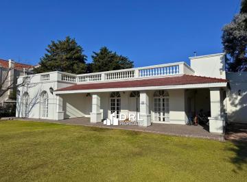 Casa · 358m² · 6 Ambientes · 2 Cocheras · Casa en Venta en Las Delicias