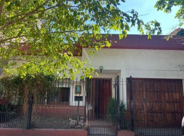 Casa · 100m² · 4 Ambientes · 2 Cocheras · Casa en Venta