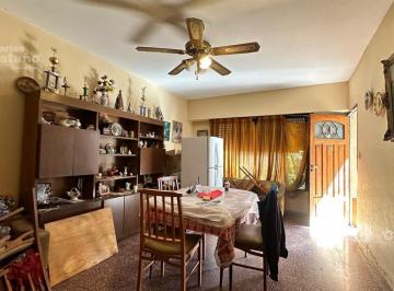 Casa · 230m² · 9 Ambientes · 3 Cocheras · 3 Casas en Lote de 10x29,16 m con Garaje, Ideal Varias Familias o Valor Lote