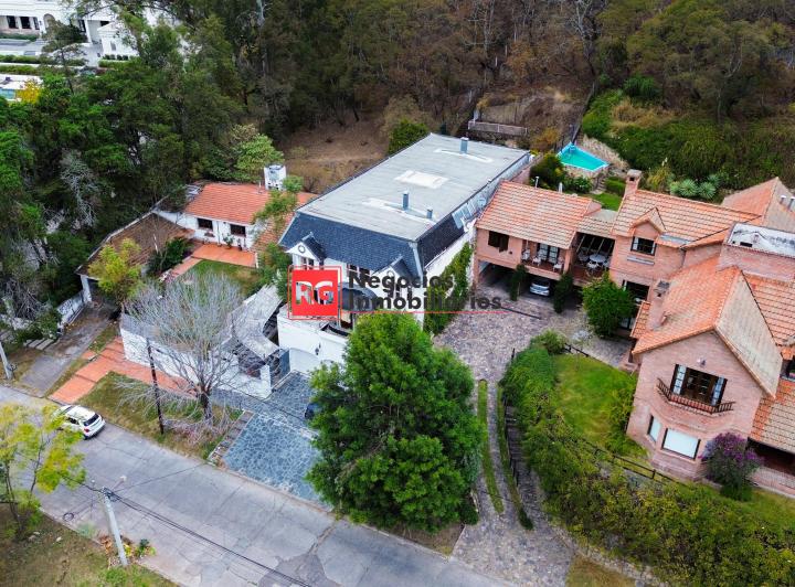 Casa · 800m² · 10 Ambientes · 3 Cocheras