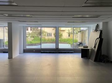 Oficina comercial · 140m² · 3 Cocheras · Oficina de 230 m² con Patio en Alquiler y Venta - Monserrat