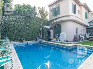Casa · 256m² · 7 Ambientes · 2 Cocheras · Casa en Villa Urquiza
