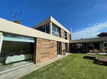 Casa · 620m² · 5 Ambientes · Casa en Alquiler Temporal Rumenco