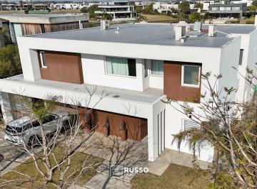 Casa · 450m² · 7 Ambientes · 6 Cocheras · Venta Casa Al Lago Central - El Golf, Nordelta