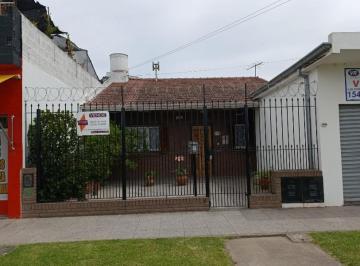 Casa · 168m² · 5 Ambientes · 1 Cochera · Gran Propiedad 5 Amb con Local, Quincho, Jardin y Terraza