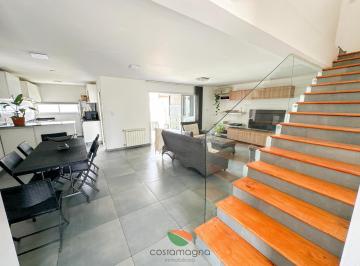 PH · 160m² · 6 Ambientes · 2 Cocheras · PH en Claros del Bosque de 3 Dorm.