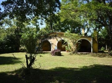 Casa · 180m² · 5 Ambientes · 1 Cochera · Casa con Cabaña en Puerto Yerua