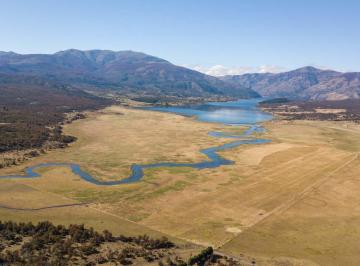 Campo , Lago Rosario · Campo de 136 Has con Costa de Lago Rosario, Trevelin, Chubut