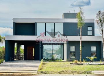Casa · 211m² · 4 Ambientes · 4 Cocheras · Venta Casa de 4 Ambientes en Santa Rita, Canning a La Laguna