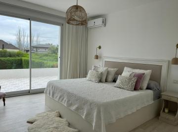 Casa de 6 ambientes, Tigre · Alquiler Verano en Santa Bárbara