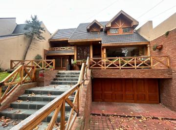 Casa · 534m² · 5 Ambientes · 4 Cocheras · Casa en Venta en Martinez Entre Libertador y Vías, Muy Buen Diseño, S/lote de 800 m²