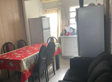 Casa de 3 ambientes, Lomas de Zamora · PH Independiente con 2 Dorm. y Patio// Credito