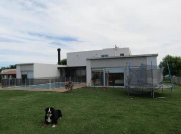Casa · 460m² · 6 Ambientes · 2 Cocheras · Casa en Venta La Argentina Estancias del Pilar - Pilar
