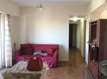 Departamento · 61m² · 3 Ambientes · Departamento de 3 Ambientes con Balcón - Lateral
