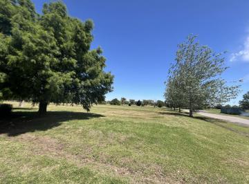 Casa · 905m² · Puerto Roldan - Esquina - Retasado - Sobre El Lago - Retasado