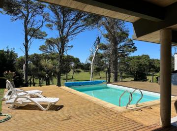 Casa · 146m² · 4 Ambientes · 1 Cochera · Casa en Venta con Vista Al Golf Viejo, Pinamar