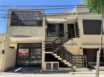 Casa · 230m² · 4 Ambientes · 1 Cochera · Casa en Venta 3 Dorm - Alvear 4700 - Santa Fe