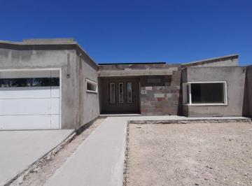 Casa · 210m² · 5 Ambientes · 2 Cocheras · Venta de Casa 3 Dorm. en B° Belgrano (Zona Krause) - Cipolletti