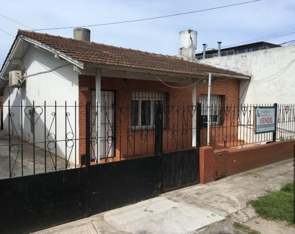 Casa 2 dorm, 135m² con cochera — Dos viviendas en block