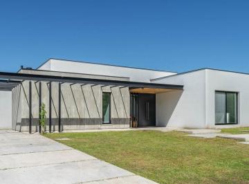Casa · 237m² · 5 Ambientes · Casa - Chacras de La Reserva - Cardales
