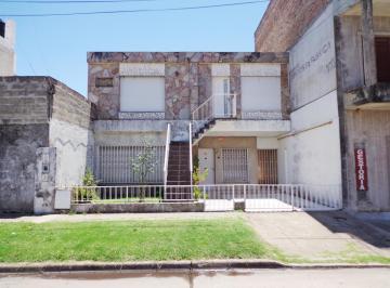 Casa · 157m² · 3 Ambientes · 1 Cochera · Casa en Roque Saenz Peña en Venta