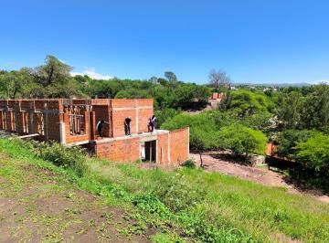 Casa · 330m² · 5 Ambientes · Casa en Venta en Estancia Q2