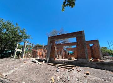 Casa · 330m² · 5 Ambientes · Venta de Casa 3 Dorm. en Estancia Q2