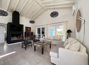 Casa · 5 Ambientes · Casa en Alquiler - Senderos IV de Costa Esmeralda - Temporario
