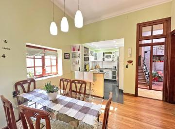 Casa de 7 ambientes, Rosario · Laprida 1300 - Casa en Venta de 3 Dorm. C/ Terraza en Rosario