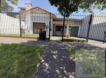 Casa · 170m² · 4 Ambientes · 2 Cocheras · Venta Casa en Olivos 4 Ambientes - con Jardín, Quincho y Pileta
