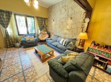 Casa · 154m² · 3 Dormitorios · 2 Cocheras · Chalet 4 Ambientes. Constitucion.