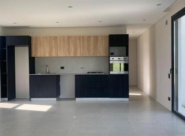 Casa · 180m² · 4 Ambientes · Hermosa Propiedad a Estrenar en Barrio Cerrado La Magdalena.