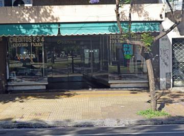Local comercial , Avellaneda · Alquiler Local Sobre Av Mitre de 210 m²
