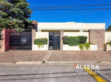 Casa · 228m² · 4 Ambientes · 2 Cocheras · Casa Venta La Florida Zona Norte Rosario