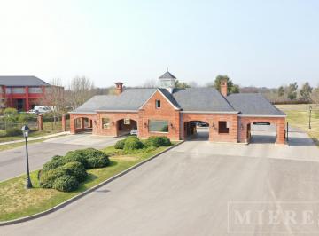 Terreno · 1761m² · Lote de 1761 m² en Venta en Faetón, Pilará