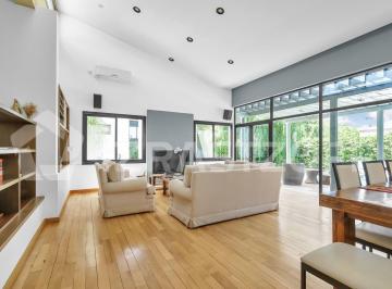 Casa · 210m² · 6 Ambientes · 2 Cocheras · Casa en Venta de 3 Dorm. en El Encuentro