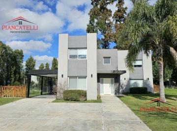 Casa · 660m² · 5 Ambientes · 2 Cocheras · Venta de Casa en Weston Lote Central