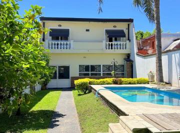 Casa de 5 ambientes, Lanús · Juncal 2400 - Lanus Este - Casa Chalet de 5 Ambientes, Parque - Pileta y Mas!