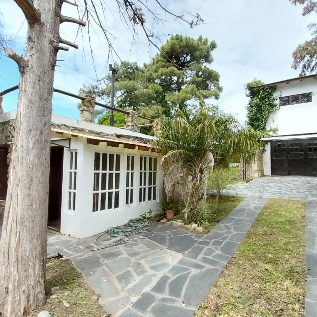Bajo su valor!! Chalet con dependencia en venta en Sierra de los padres