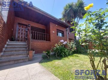 Casa · 130m² · 3 Ambientes · 1 Cochera · Chalet en Venta en San Miguel