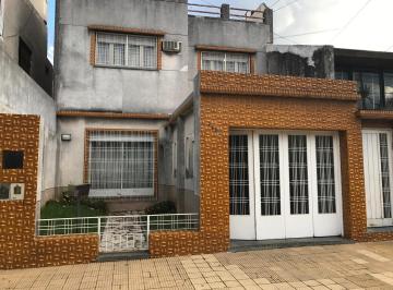 Casa · 167m² · 4 Ambientes · 1 Cochera · Casa 4 Amb con Gge