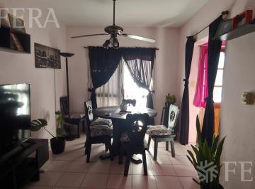 Casa · 59m² · 3 Ambientes · 1 Cochera · Venta de Casa de 3 Ambientes con Cochera en Longchamps