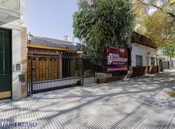 Casa · 170m² · 4 Ambientes · 1 Cochera · Hermosa Casa en Saavedra, a Espaldas del Parque Donado.