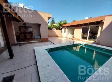 Casa · 240m² · 4 Ambientes · 2 Cocheras · Oportunidad Casa 4 Ambientes con Pileta Luminosa
