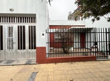 Casa · 123m² · 2 Dormitorios · 1 Cochera · Casa Jm Zuviria 2300