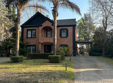 Casa · 830m² · 5 Ambientes · 2 Cocheras · Venta - Saint Thomas - Canning