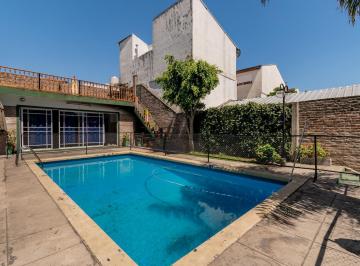 PH · 34m² · 2 Ambientes · PH con Patio en Mataderos
